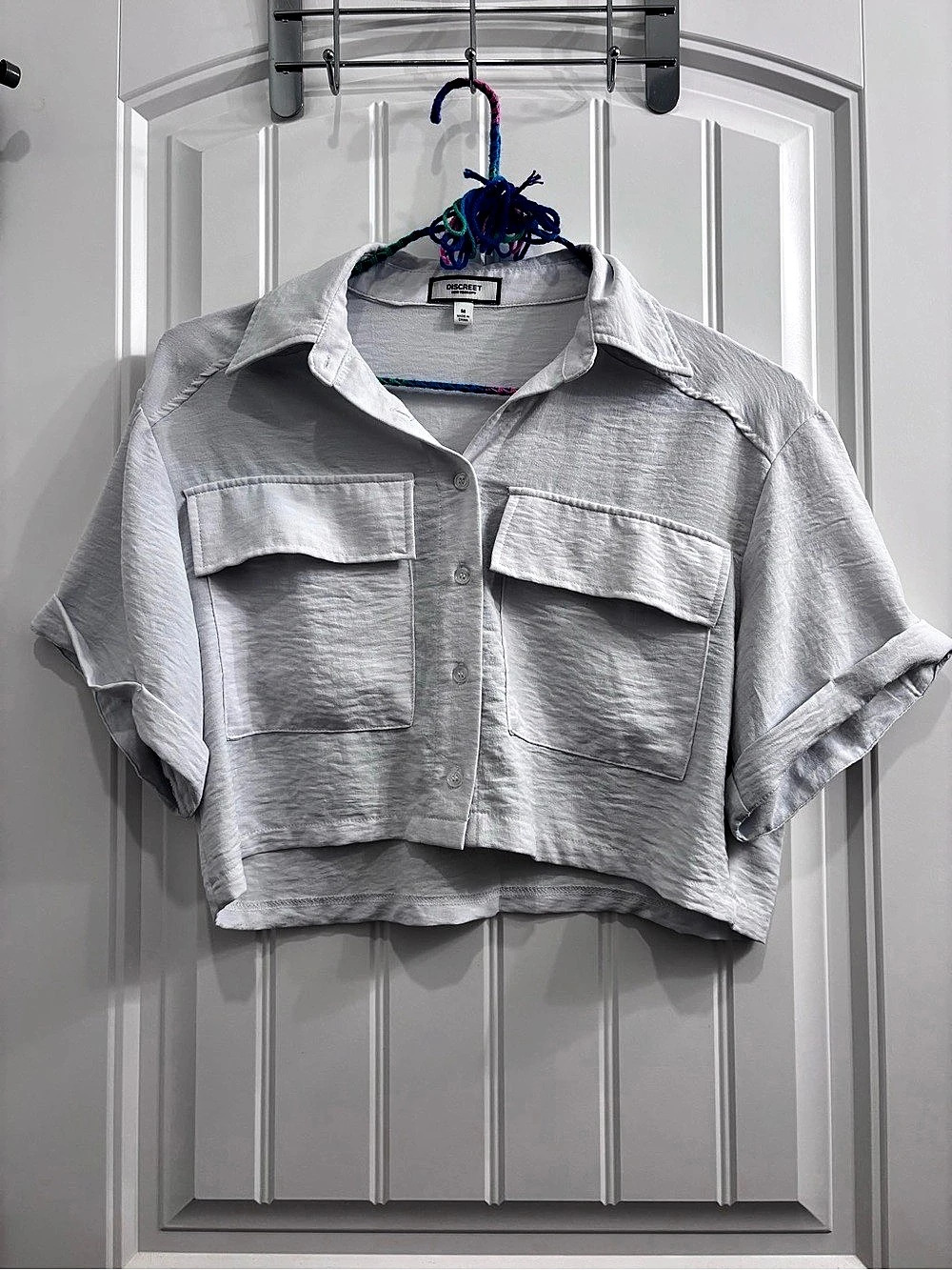 DISCREET Women's Polyester Cropped Button-Up Size Medium